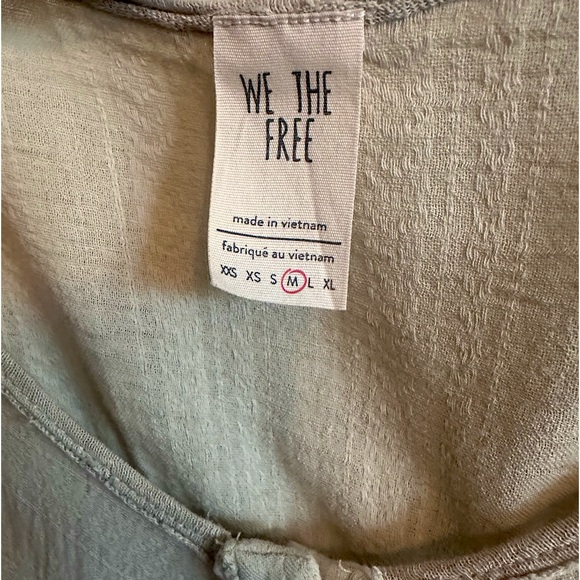 EUC~We The Free Long Sleeve Top - Picture 8 of 9